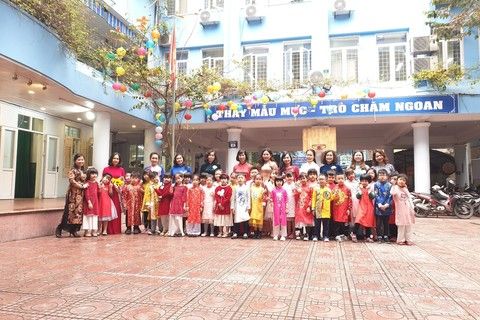 Hội thi "Duyên dáng áo dài Việt Nam qua ảnh" của trường Tiểu học Nguyễn Tri Phương