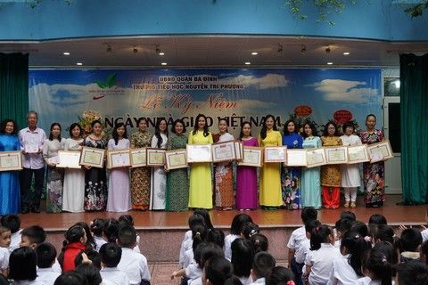 Nhớ mãi không khí buổi lễ kỉ niệm 38 năm Ngày Nhà giáo Việt Nam 20/11/2020