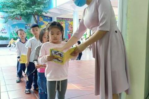 Trường Tiểu học Nguyễn Tri Phương tổ chức khám sức khoẻ định kì cho học sinh