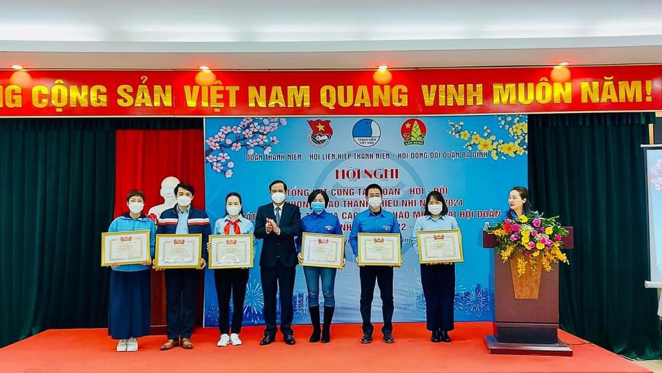 Liên đội trường Tiểu học Nguyễn Tri Phương vinh dự nhận Bằng khen của Ban chấp hành Trung ương Đoàn về thành tích trong công tác Đội năm học 2020 - 2021