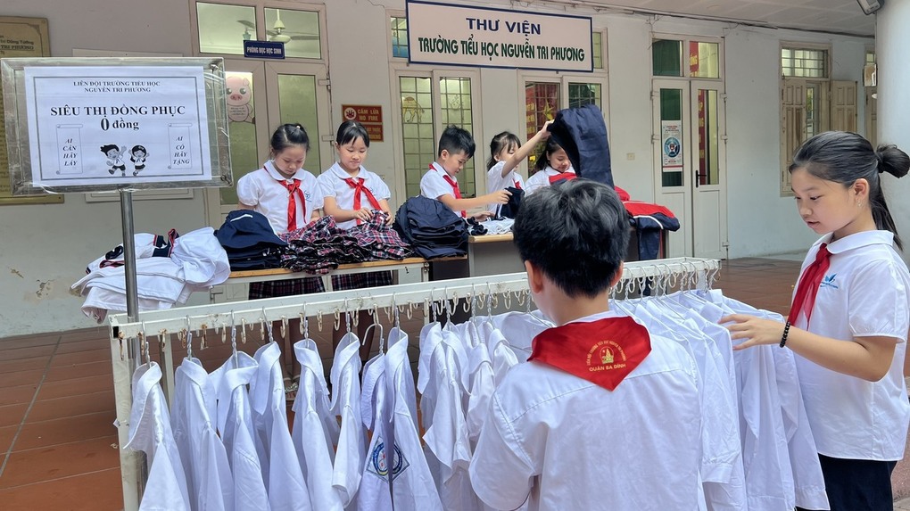 “Siêu thị 0 đồng” – Chia sẻ yêu thương tại trường Tiểu học Nguyễn Tri Phương