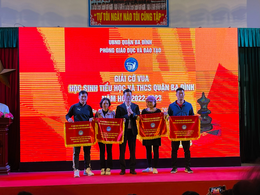 Một năm thành công của phong trào thể thao trường Tiểu học Nguyễn Tri Phương